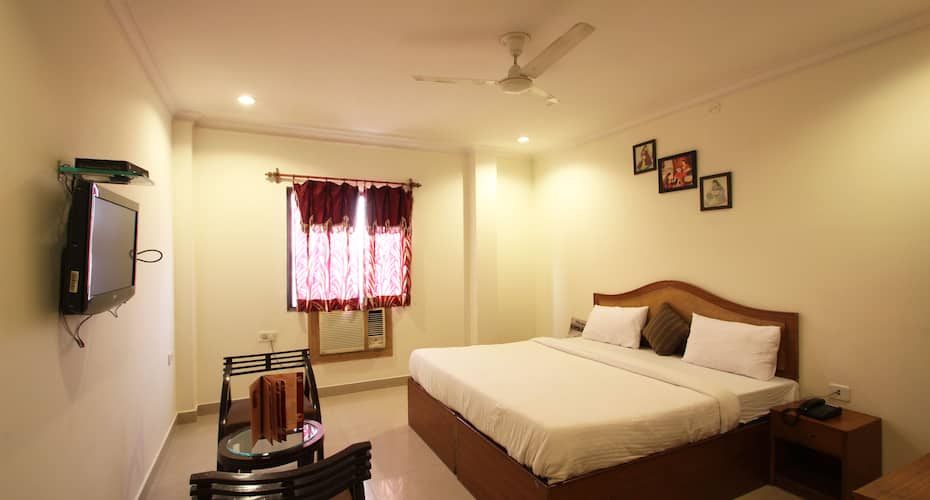 TG Rooms Fatehabad Road, Agra 1